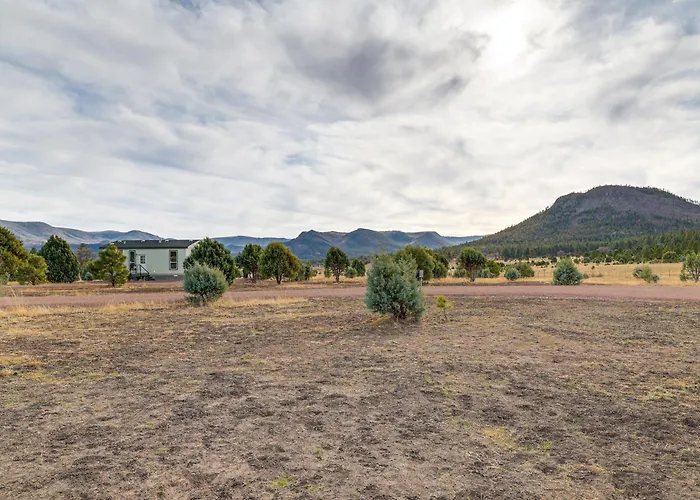 Mountain Views & Ponderosa Pines! Arizona Escape Holiday home